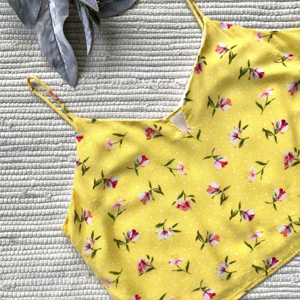 Lulus yellow floral crop top A-045
